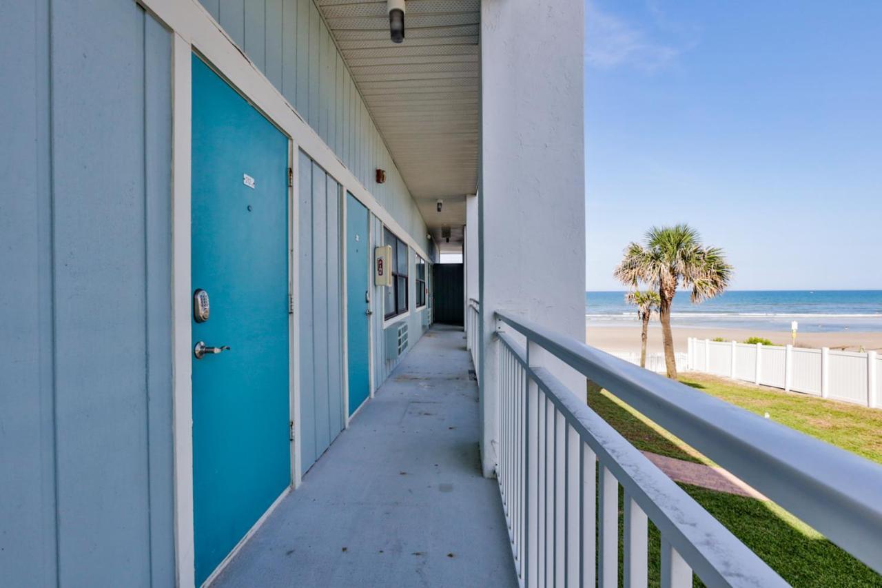 Coastal Waters Hotel New Smyrna Beach Exterior photo